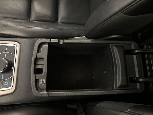 Used 2019 Jeep Grand Cherokee Limited image 27