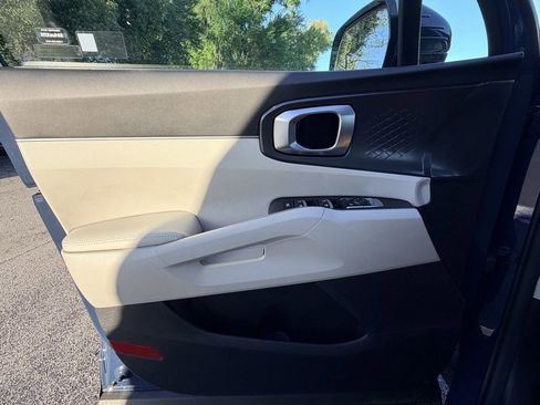 Used 2025 Kia Sorento S w/ Panoramic Sunroof Package image 19