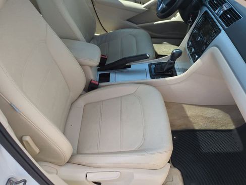 Used 2012 Volkswagen Passat 2.5 SE FWD image 22