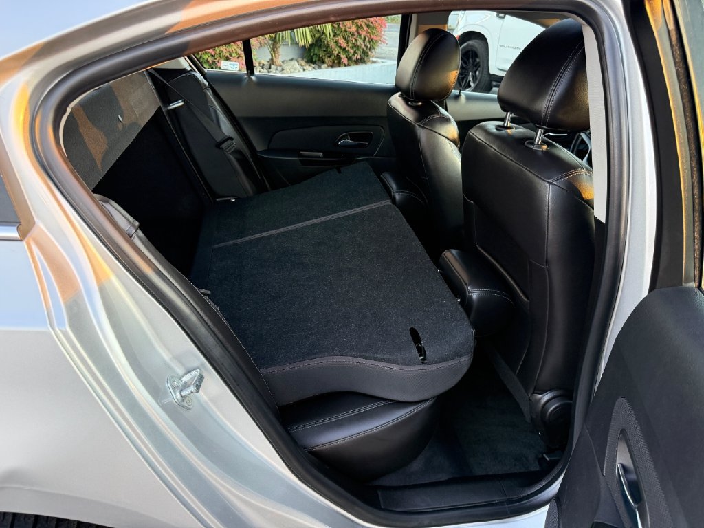 Used 2014 Chevrolet Cruze LTZ FWD image 30