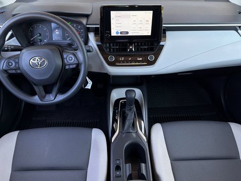 Used 2025 Toyota Corolla LE FWD image 15