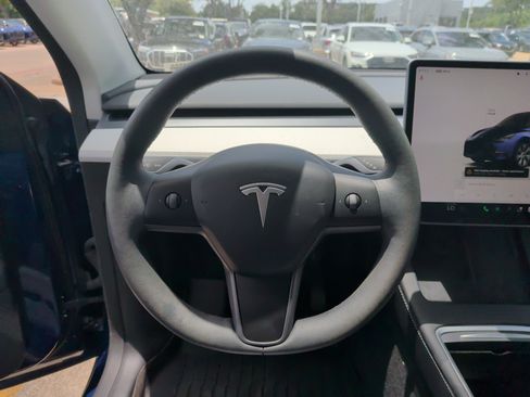 Used 2024 Tesla Model Y Long Range AWD/4WD image 18