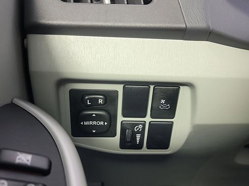 Used 2011 Toyota Prius Four w/ Solar Roof Pkg FWD image 26