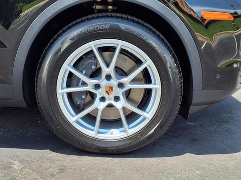 New 2025 Porsche Cayenne image 35