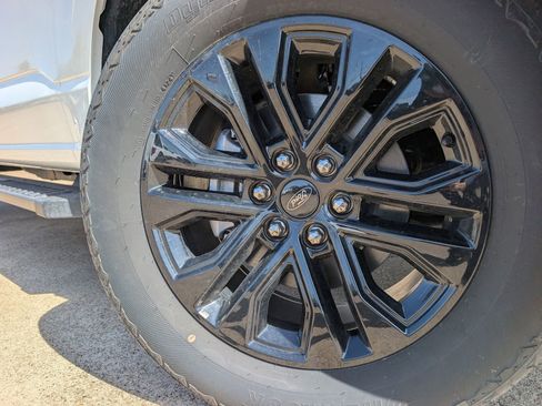 Used 2025 Ford F150 Lariat w/ Equipment Group 502A High image 7