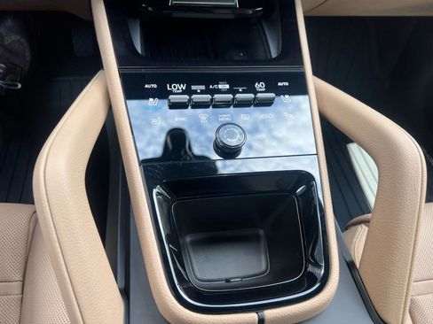 New 2025 Porsche Cayenne Coupe image 20