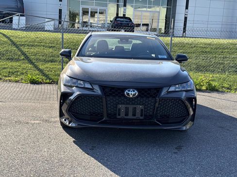 Used 2019 Toyota Avalon XSE w/ All Weather Liner Package FWD image 2