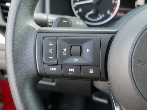 Used 2023 Nissan Rogue S image 15