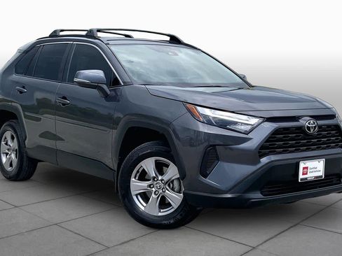 Used 2025 Toyota RAV4 XLE FWD image 3