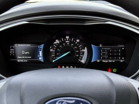 Used 2019 Ford Fusion SE image 30