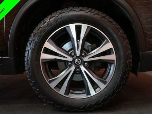 Used 2019 Nissan Rogue SV w/ Sun & Sound Touring Package image 90