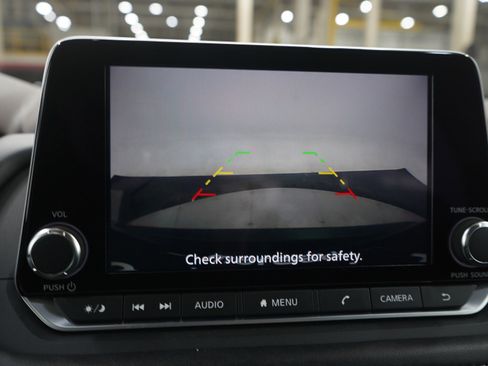 Used 2023 Nissan Rogue S image 27