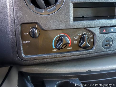 Used 2022 Ford E-350 and Econoline 350 Super Duty RWD image 15