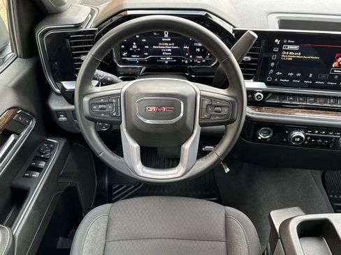 Certified 2024 GMC Sierra 1500 SLE image 15