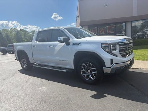 Used 2023 GMC Sierra 1500 SLT AWD/4WD image 2