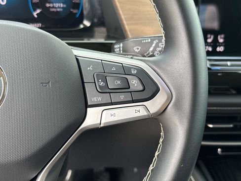 Used 2025 Volkswagen Atlas SE FWD image 29