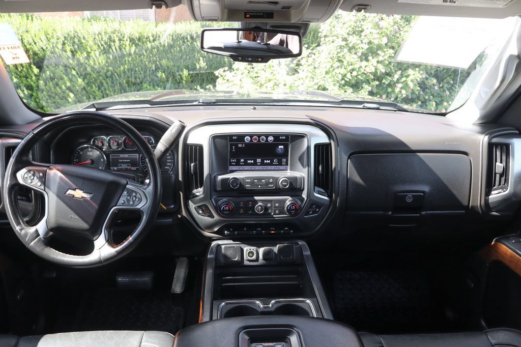 Used 2017 Chevrolet Silverado 1500 LTZ w/ Sport Package AWD/4WD image 31