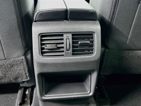 Used 2024 Nissan Rogue S FWD image 27