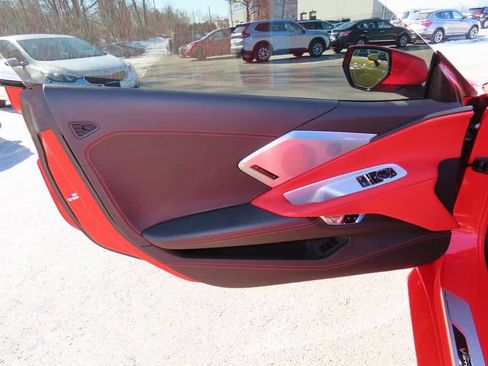 Used 2021 Chevrolet Corvette 3LT w/ Z51 Performance Package image 12
