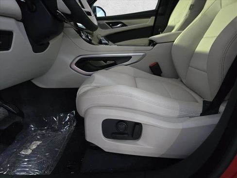 Used 2026 Jaguar F-PACE R-Dynamic S AWD/4WD image 25