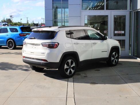 Used 2017 Jeep Compass Latitude w/ Popular Equipment Group AWD/4WD image 6