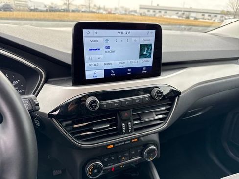 Used 2022 Ford Escape SE w/ Cold Weather Package image 27