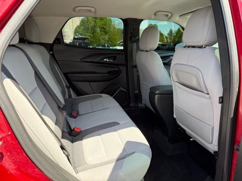 Used 2021 Chevrolet TrailBlazer LS FWD image 24
