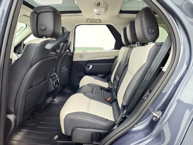 New 2026 Land Rover Discovery Limited Edition AWD/4WD image 28