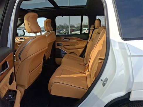 Used 2025 Jeep Grand Cherokee Summit w/ Adv Protech Group IV image 10