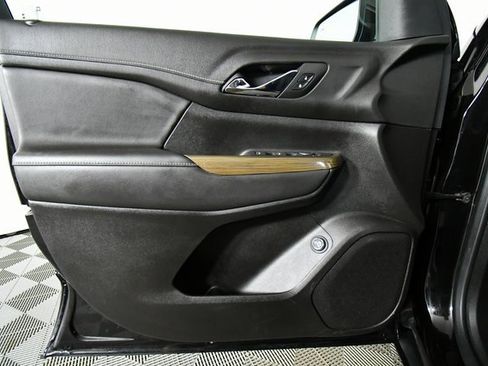 Used 2023 GMC Acadia SLE w/ Driver Convenience Package image 21