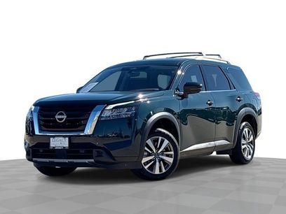 Used 2023 Nissan Pathfinder SL