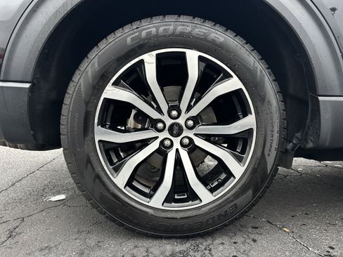 Used 2023 Ford Explorer ST-Line w/ Class IV Trailer Tow Package image 18