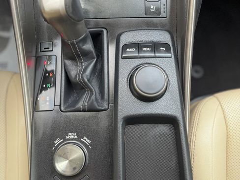 Used 2015 Lexus IS 250 image 9