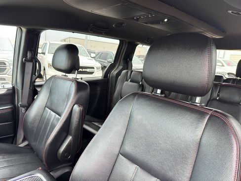 Used 2017 Dodge Grand Caravan GT FWD image 28