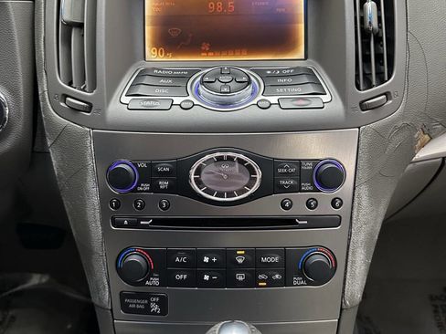 Used 2011 INFINITI G37 Journey w/ Premium Pkg image 25