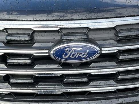 Used 2026 Ford Explorer Active AWD/4WD image 11