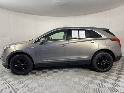 Used 2018 Cadillac XT5 Luxury w/ Driver Awareness Package AWD/4WD image 3