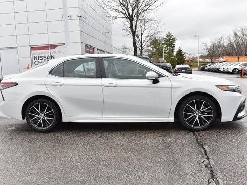 Used 2024 Toyota Camry SE image 5