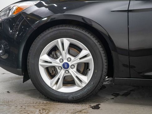 Used 2013 Ford Focus SE w/ SE Winter Pkg FWD image 25