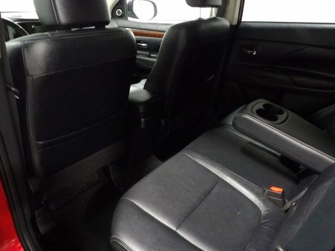 Used 2015 Mitsubishi Outlander GT image 11