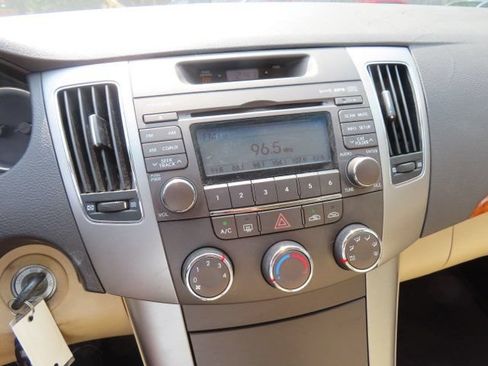 Used 2009 Hyundai Sonata GLS FWD image 23