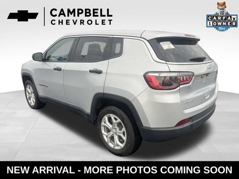 Used 2024 Jeep Compass Sport AWD/4WD image 3