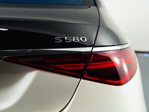 Used 2022 Mercedes-Benz Maybach S 580 4MATIC image 16