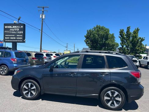 Used 2017 Subaru Forester 2.5i Limited AWD/4WD image 2
