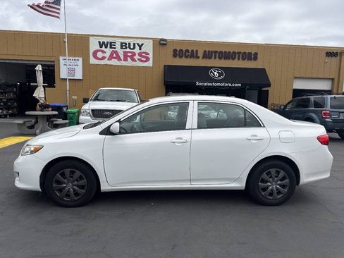 Used 2009 Toyota Corolla LE FWD image 2