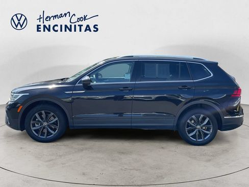 Certified 2022 Volkswagen Tiguan SE FWD image 2
