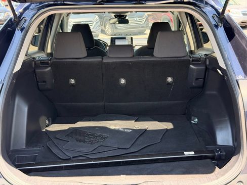 Used 2019 Toyota RAV4 XLE FWD image 12
