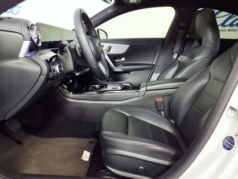 Used 2020 Mercedes-Benz CLA 250 image 7