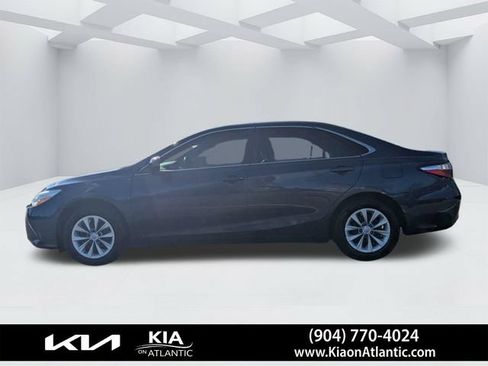 Used 2015 Toyota Camry LE FWD image 6