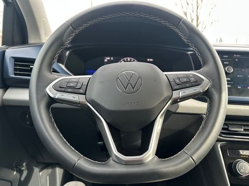Used 2023 Volkswagen Taos SE image 7